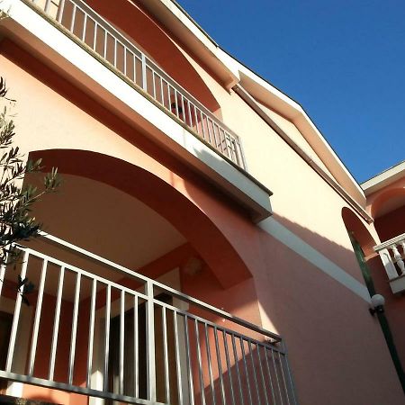 Apartmani Vesna Pinezići المظهر الخارجي الصورة